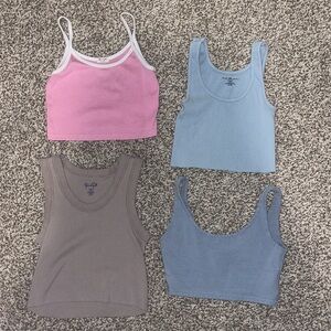 BRANDY MELVILLE TANKTOP SET- (one size fits all) but fits like xs/s